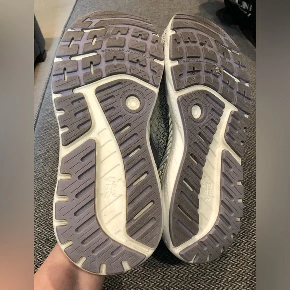 Brooks Women’s Ariel GTS 24 Shoes - Picture 10 of 16